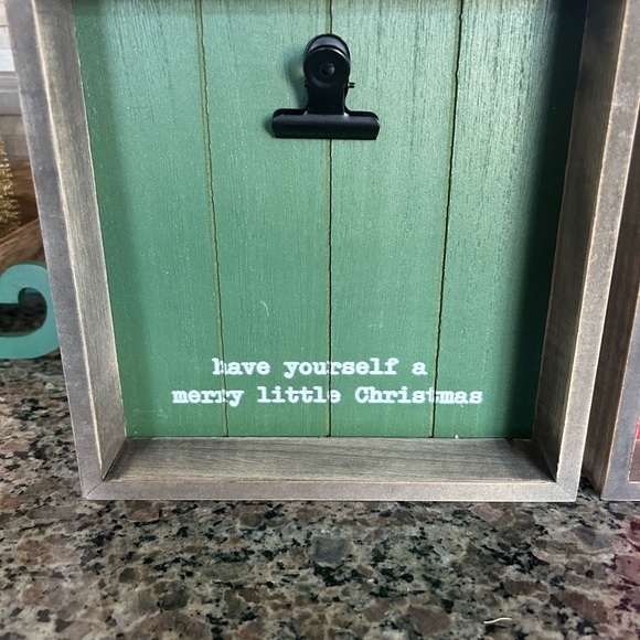 Christmas decor- 2 faux wooden frames “clip photo frame) - Picture 5 of 5